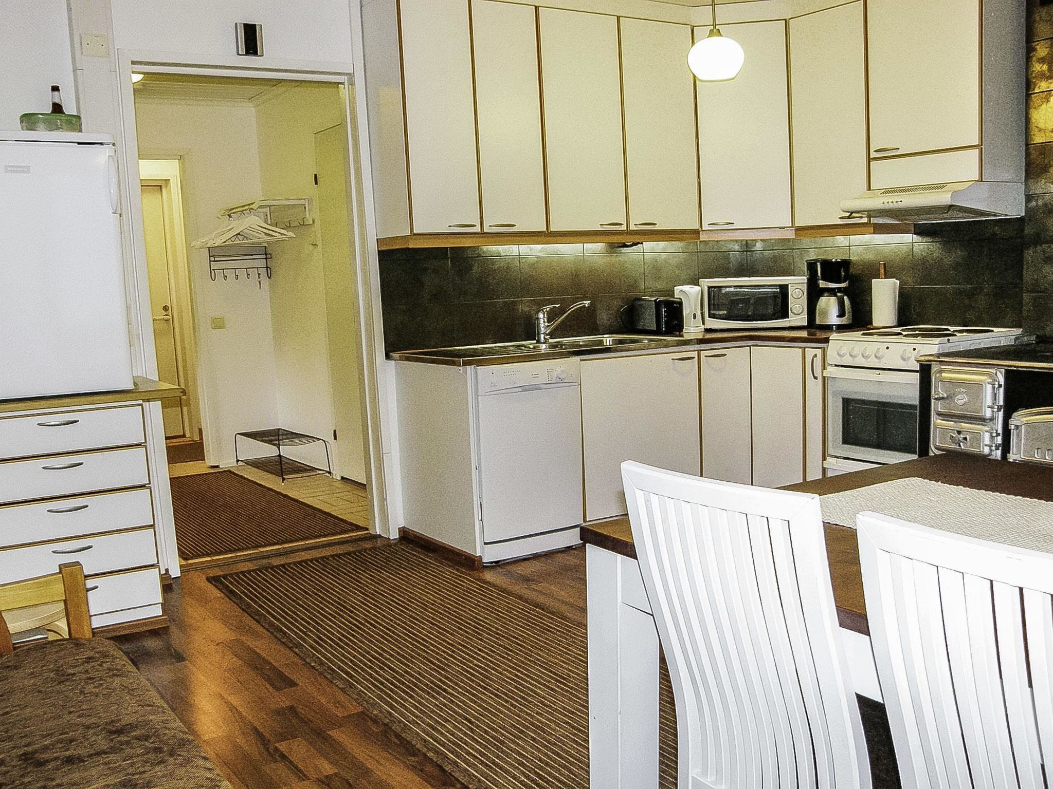 Geladeira, micro-ondas, lava-louças, torradeira