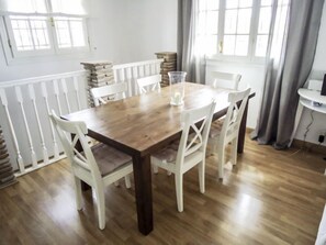 Dining - Pendle heights by Interhome (La Axarquía/Almogía)