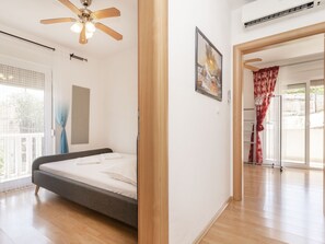 2 عدّة غرف نوم وخدمة الإنترنت