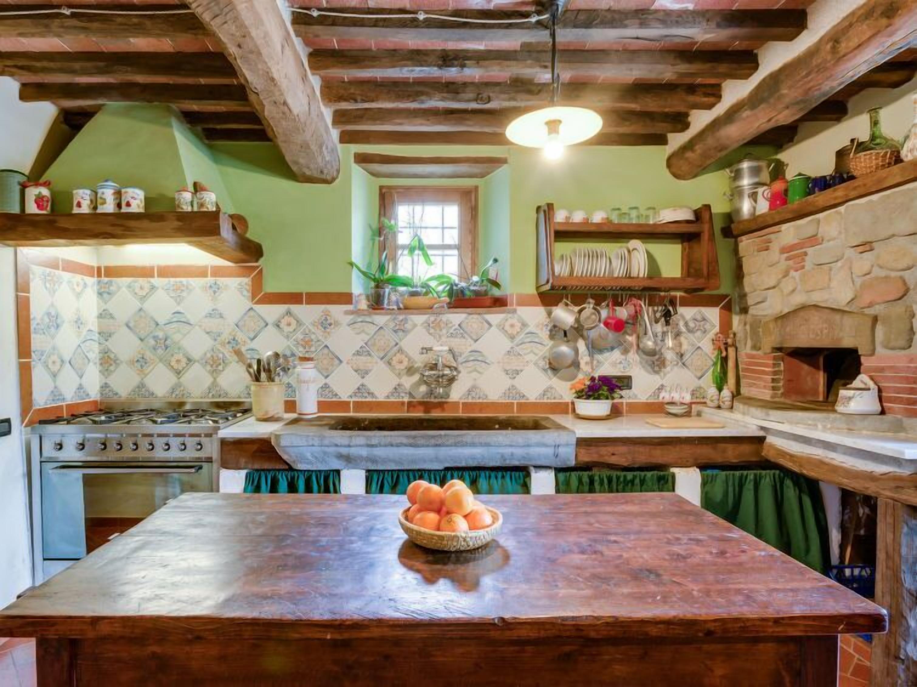 Kühlschrank, Ofen, Geschirrspüler, Hochstuhl