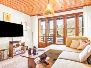 TV - Aragon B48 by Interhome (Ernen)