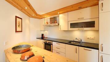 Kühlschrank, Ofen, Geschirrspüler, Toaster