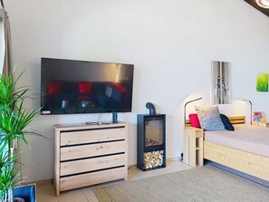 1 bedroom, iron/ironing board