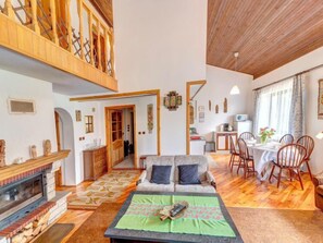 TV, fireplace, DVD player