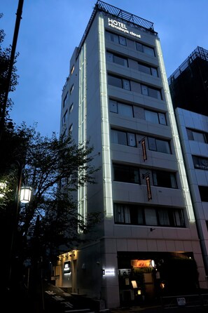 Front of property - evening/night - Himalaya Cloud Hotel (Tokyo)