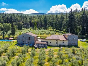 المنشأة من الخارج