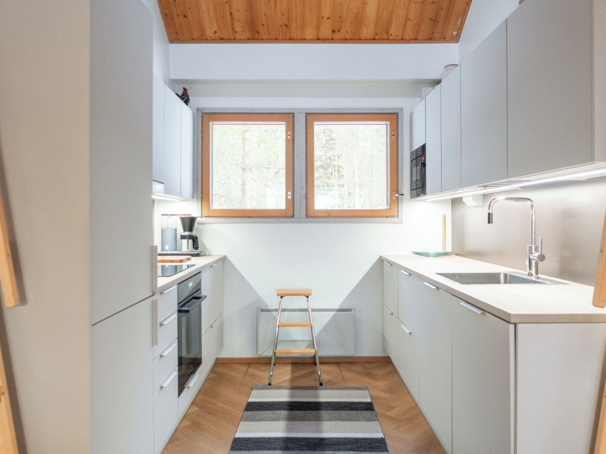 Jääkaappi, mikroaaltouuni, astianpesukone