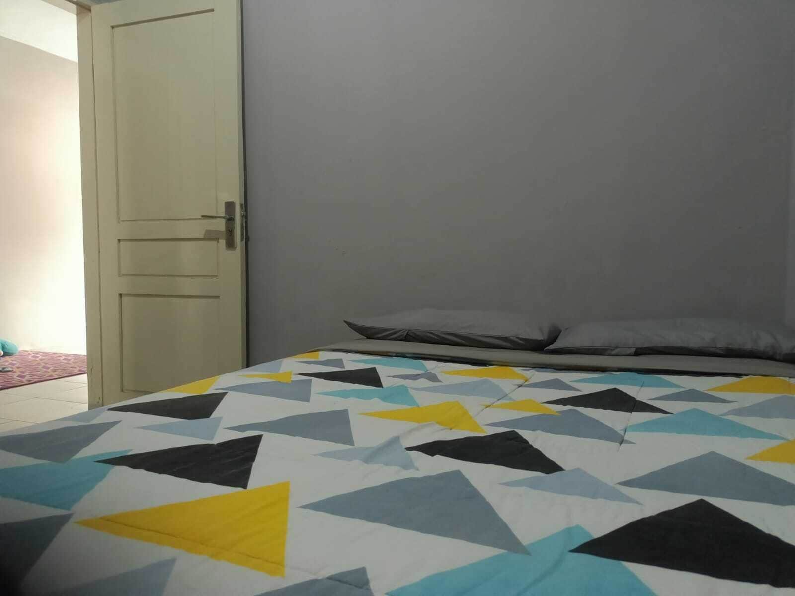 Soundproofing, bed sheets