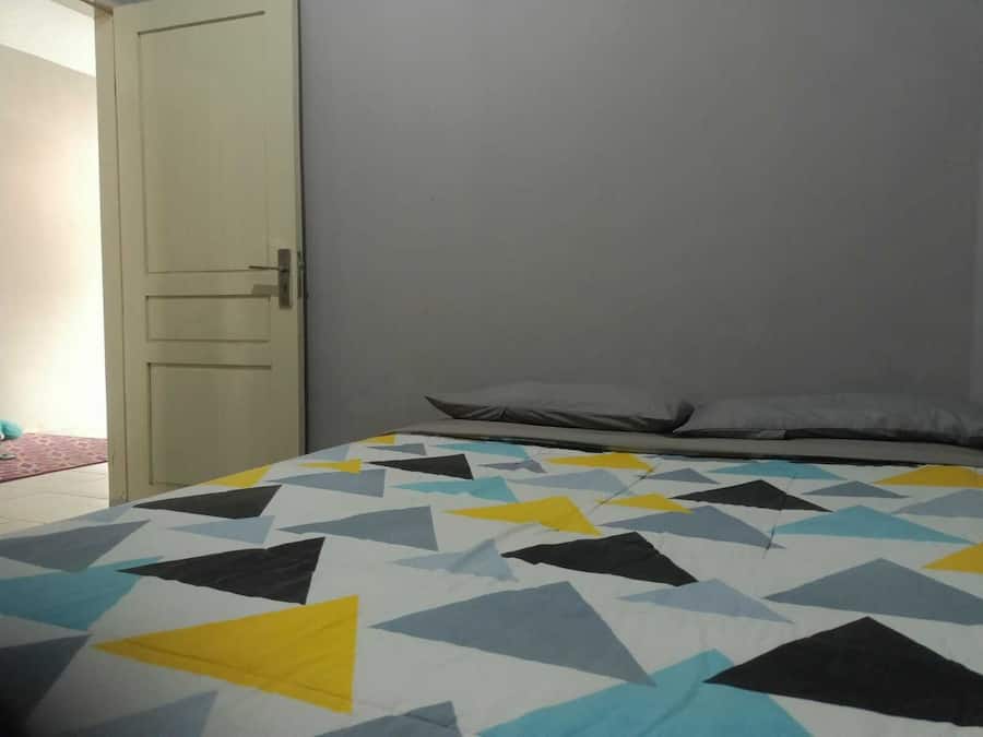 Soundproofing, bed sheets