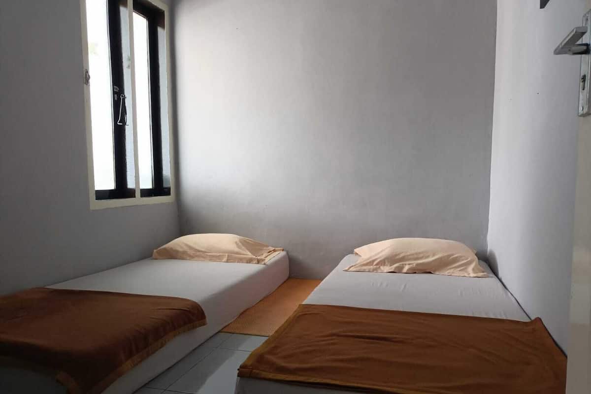 Standard House, 2 Bedrooms | Soundproofing, bed sheets