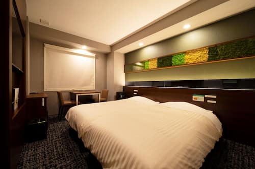 Twin Room, Non Smoking | Desk, blackout drapes, free WiFi, bed sheets