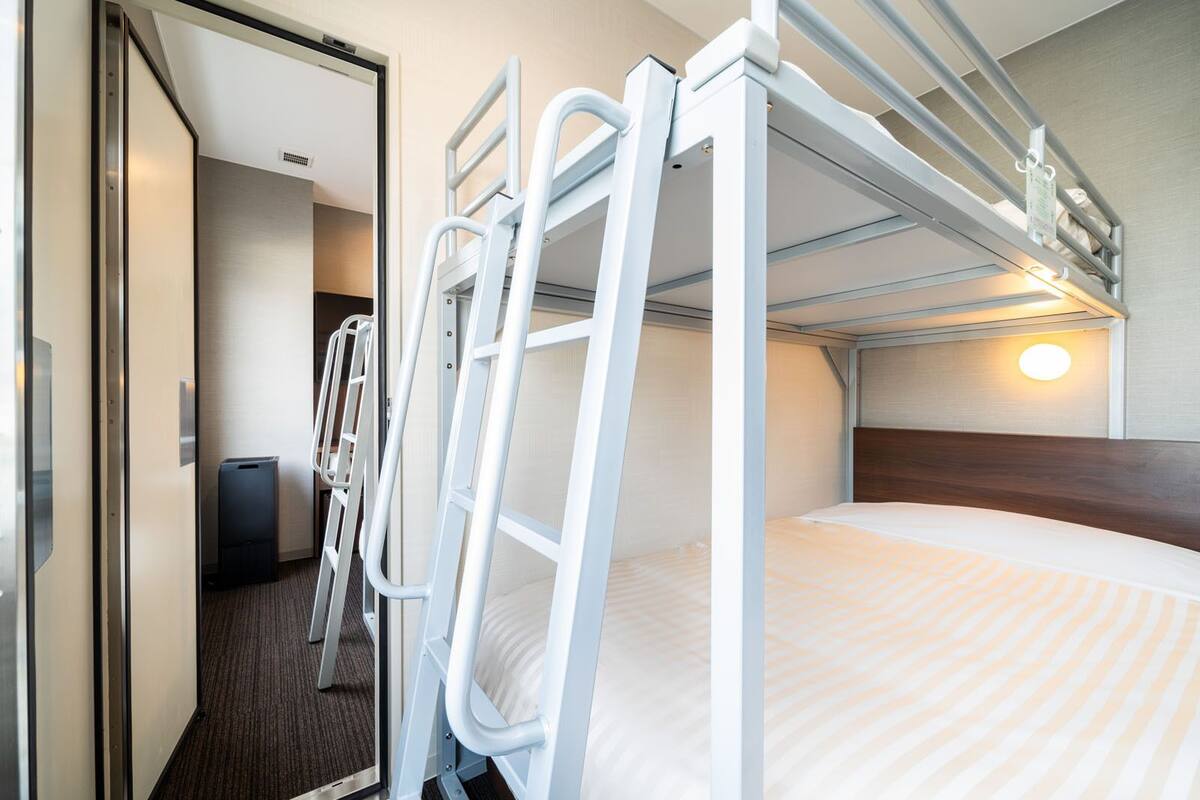 desk, blackout curtains, free wifi, bed sheets