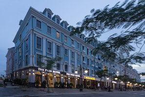 Property grounds - The Twin Hotel (Ha Long)