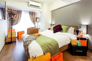 Individually furnished, desk, blackout drapes, free WiFi - ARlis house Shin Osaka North (Osaka)