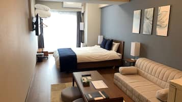 Superior Double Room, Non Smoking | 1 bedroom, individually furnished, desk, blackout drapes