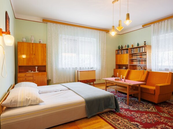 3 bedrooms, Internet