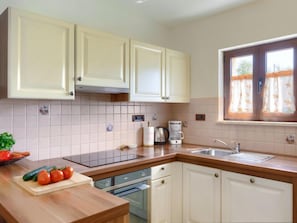 冷蔵庫、電子レンジ、オーブン、食器洗い機