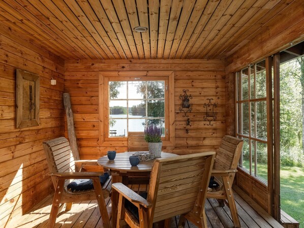 تناول الطعام