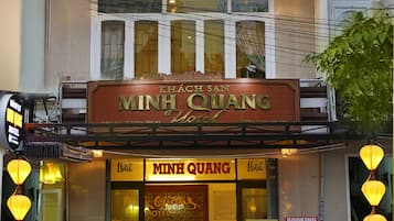 Mặt tiền nơi lưu trú