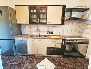 Fridge, microwave, oven, dishwasher