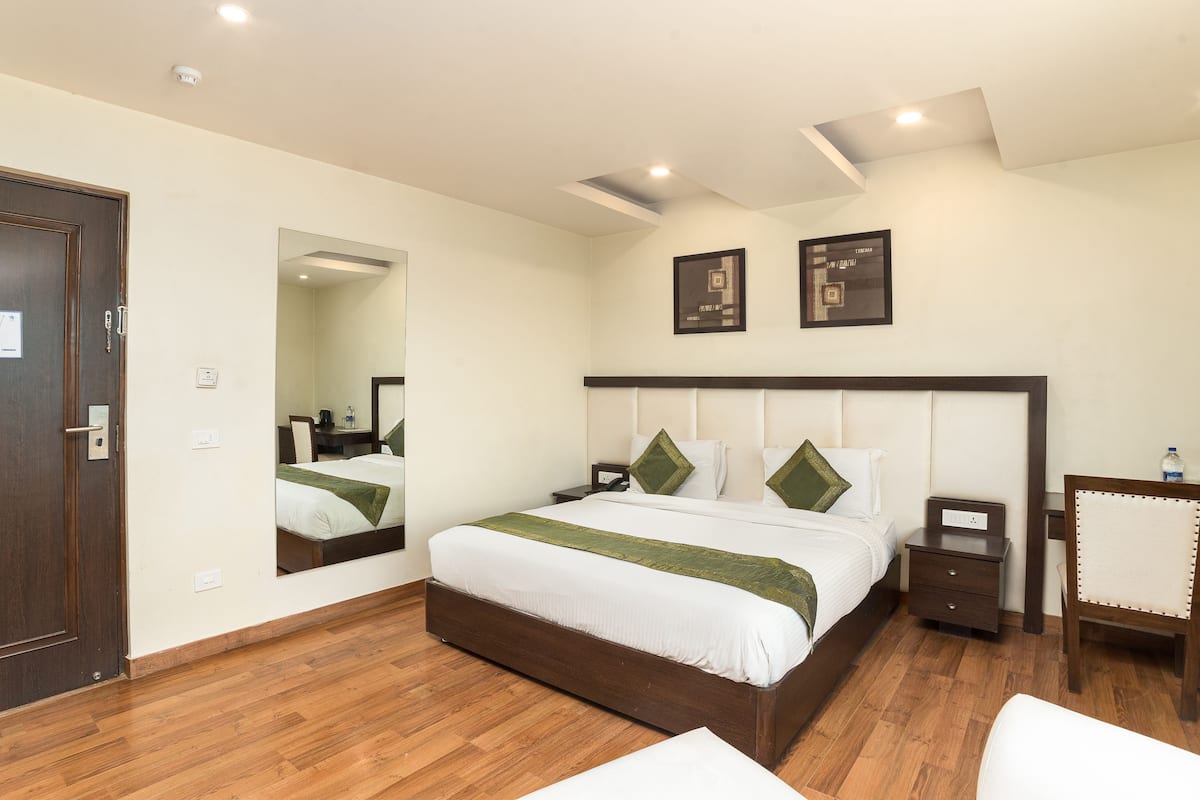 Superior Double or Twin Room | Premium bedding, pillow-top beds, in-room safe, desk