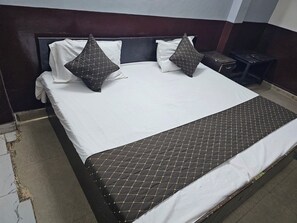 Comfort Tek Büyük Yataklı Oda | Kaliteli yatak takımı, ayrı ayrı dekore edilmiş, ayrı ayrı döşenmiş