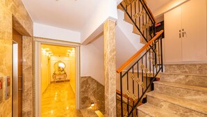 Staircase - Al Madina Hotel İstanbul (Istanbul)