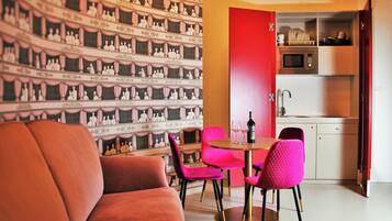 Deluxe Apartment, 1 Bedroom, Terrace | Private kitchen | Fridge, microwave, oven, stovetop