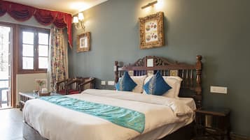 Doppelzimmer | Individuell dekoriert, individuell eingerichtet, Schreibtisch