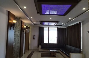Lobby sitting area - Hotel Manaal Pithampur (Dr. Ambedkar Nagar)