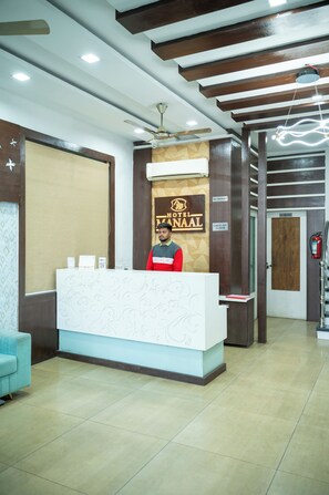 Reception - Hotel Manaal Pithampur (Dr. Ambedkar Nagar)