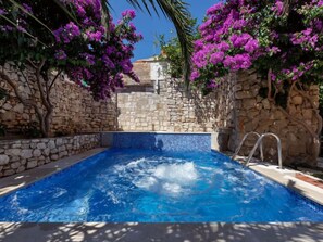 Beheizter Pool