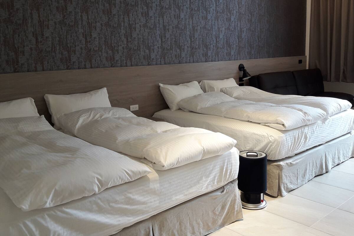 Elite Quadruple Room | Blackout drapes, soundproofing, rollaway beds (surcharge), WiFi (free)