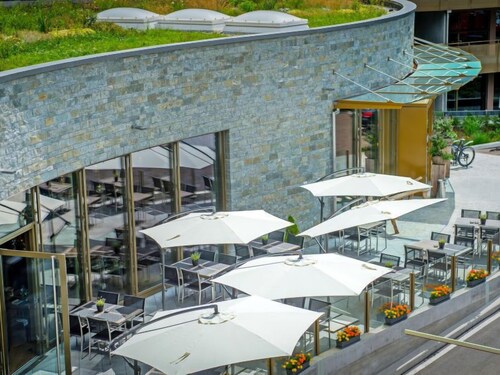 Peaks Place Apartment-Hotel & Spa by Interhome