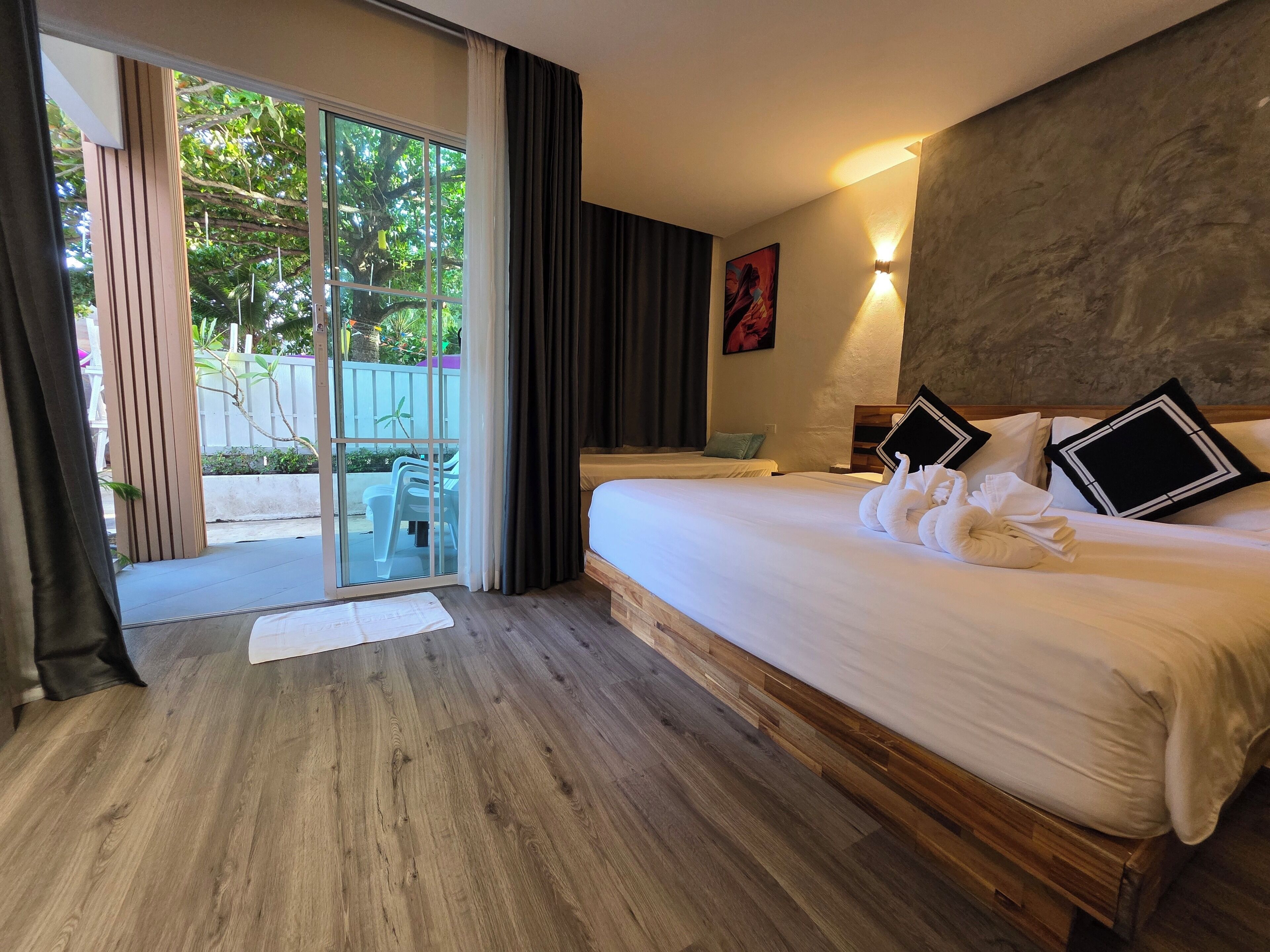 Chambre Double Supérieure | Minibar, coffres-forts dans les chambres, bureau, rideaux occultants