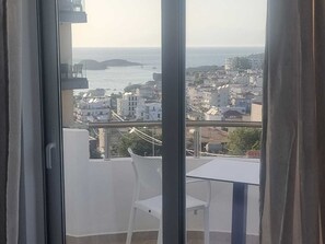 Triple Room, Balcony