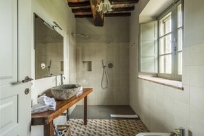 Free toiletries, hair dryer, slippers, bidet - Agriturismo Merigge Wellness & Spa (Montepulciano)