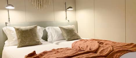 Studio (Alegria) | In-room safe, blackout curtains, soundproofing, iron/ironing board