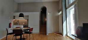Apartment, 1 Bedroom (Sé) | Makan dalam bilik