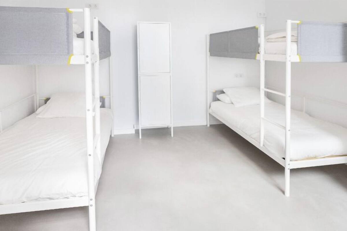 Wifi gratis y ropa de cama