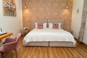 Deluxe Twin Room, Courtyard View | Courtyard view - Adamas House Hotel (Quito)