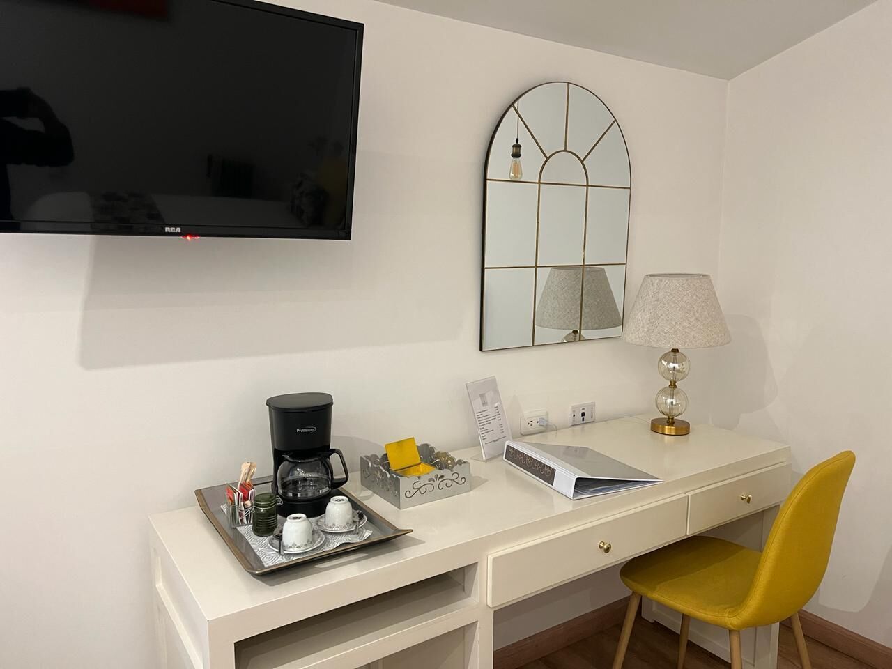 1 bedroom, egyptian cotton sheets, premium bedding, down duvets