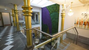 Toetasjesleilighet – deluxe, 1 kingsize-seng, byutsikt | Terrasse/patio