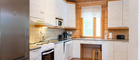 Réfrigérateur, micro-ondes, lave-vaisselle