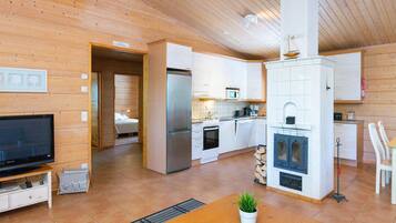 Fridge, microwave, dishwasher, cookware/dishes/utensils