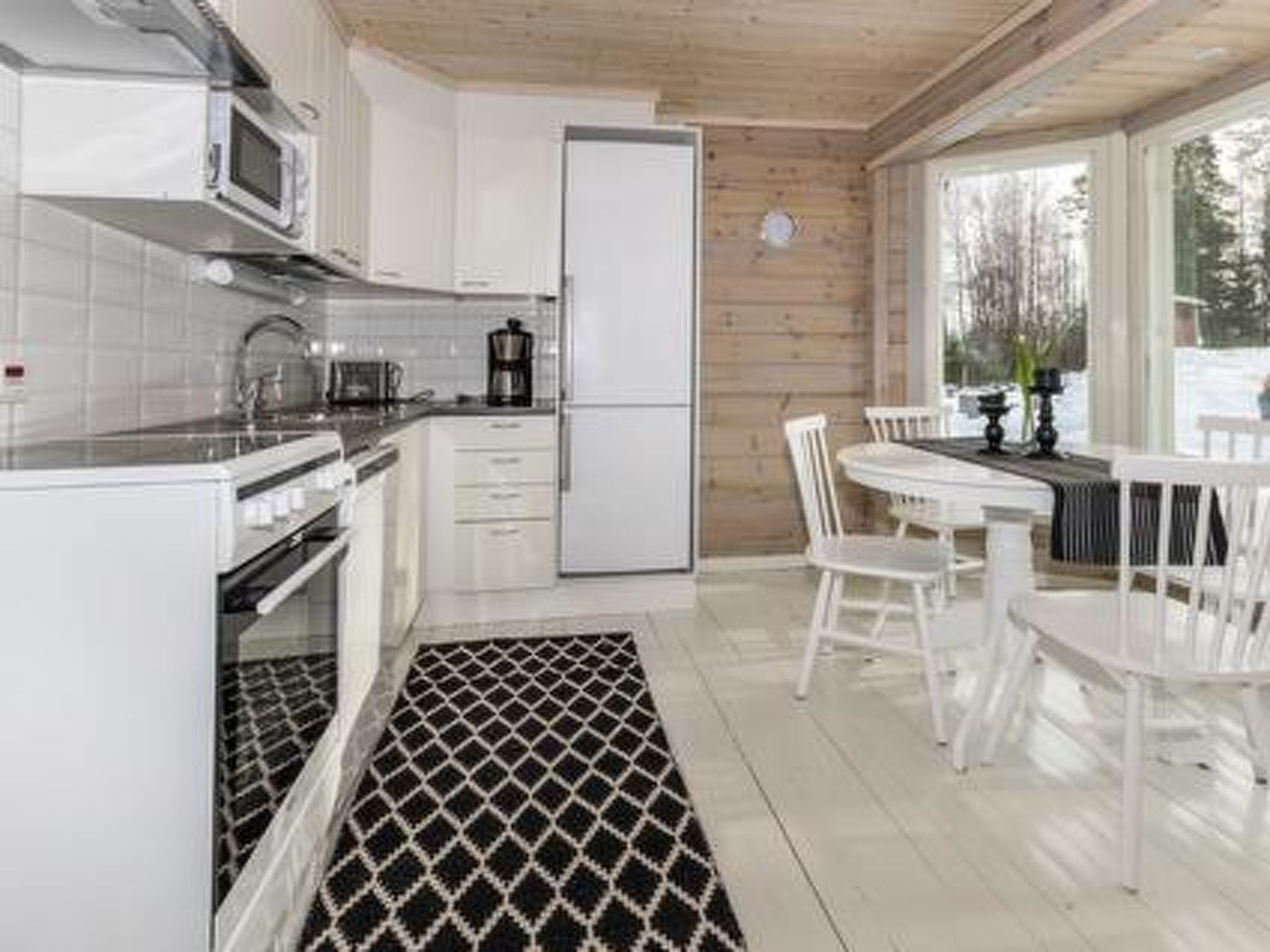 Fridge, microwave, dishwasher, cookware/dishes/utensils