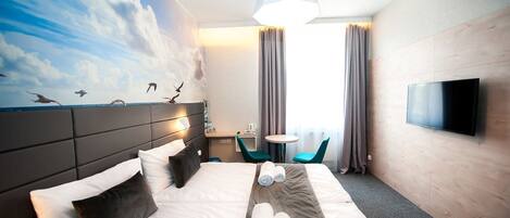 1 bedroom, in-room safe, individually decorated, desk