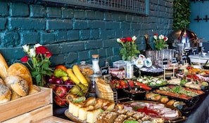 Desayuno continental entre semana (PLN 60 por persona)