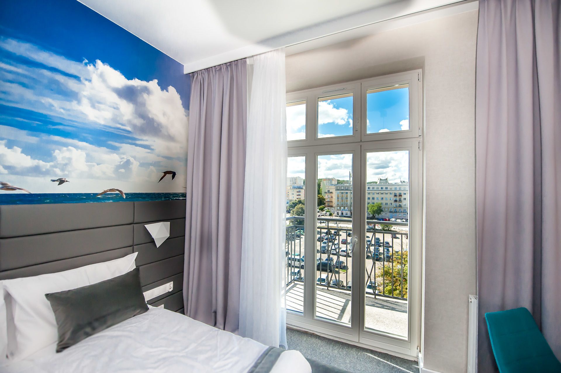 In-room safe, individually decorated, desk, laptop workspace