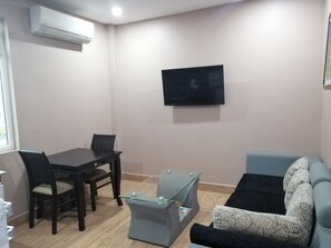 Living room - Chinese Home Business Hotel (Phnom Penh)